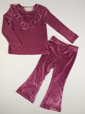 5/$25 Girls Velvet Ribbed Ruffle Top & Bell Bottom Pants Set Size 3T btween